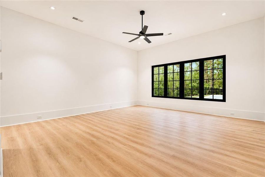 Spacious, unfurnished interior of a new home in , Alpharetta (Image 81).