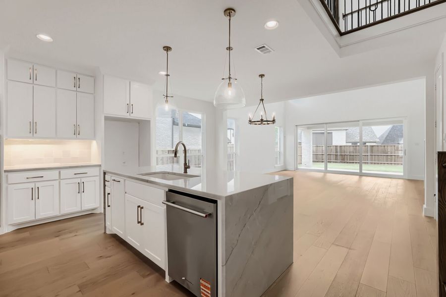 2611 Acie - Kitchen