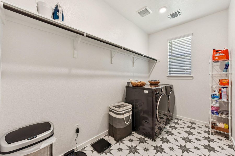Furnished interior view inside a new home in Highland Village, Georgetown (Image 28).