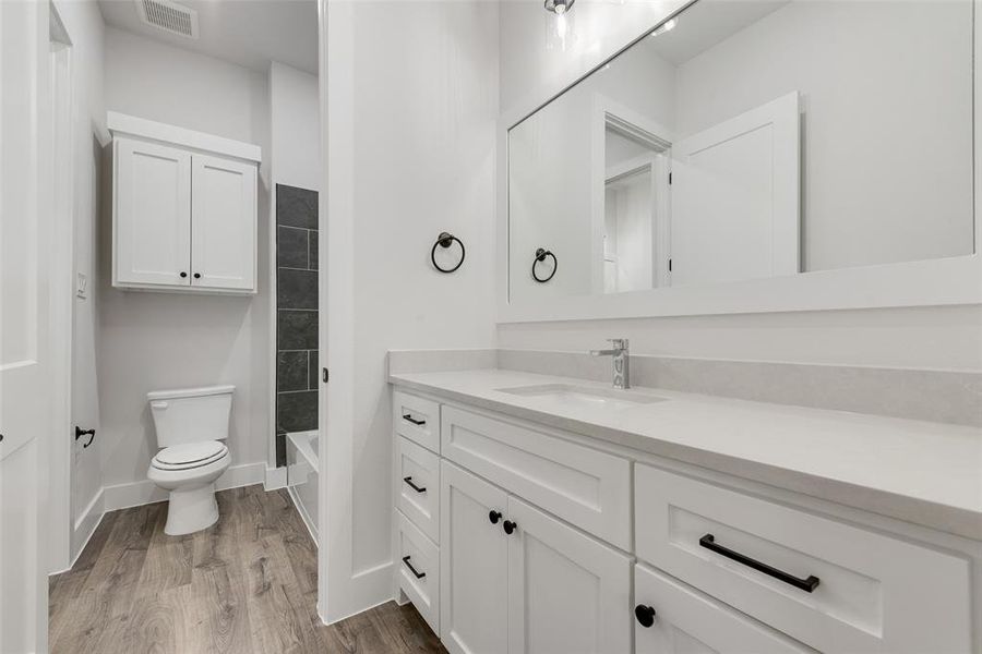 Furnished interior view inside a new home in Lincoln Pointe, Van Alstyne (Image 5). Furnished interior view inside a new home in Lincoln Pointe, Van Alstyne (Image 5).