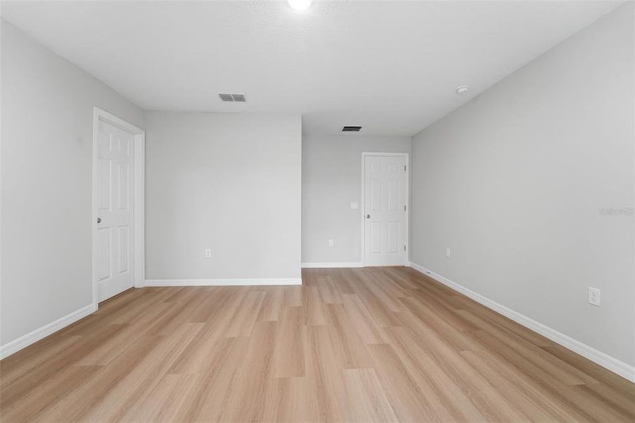 Spacious, unfurnished interior of a new home in , Eustis (Image 22).