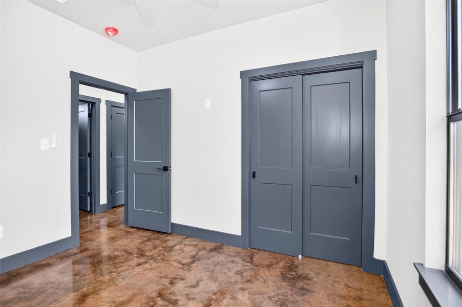 Spacious, unfurnished interior of a new home in , Nacogdoches (Image 25).