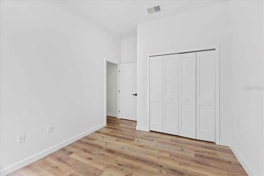 Spacious, unfurnished interior of a new home in , Citrus Springs (Image 14).