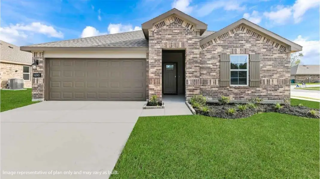 Representative exterior photo of a completed home built from the Kingston by D.R. Horton in Lago Mar 60' Homesites, Texas City, TX (Image 1). Representative exterior photo of a completed home built from the Kingston by D.R. Horton in Lago Mar 60' Homesites, Texas City, TX (Image 1).