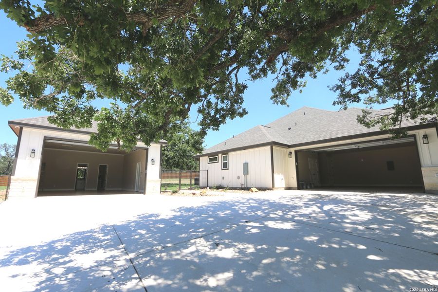 Exterior details and patio area of a home in , La Vernia (Image 62).