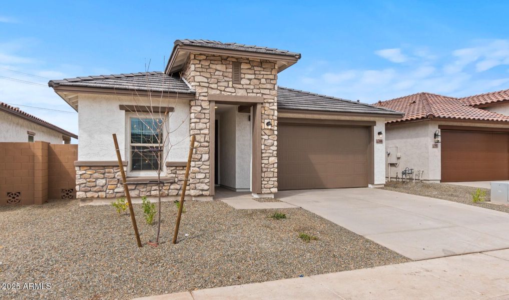 LS Lot #77 Front Exterior 2 (Large)