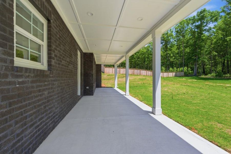 Exterior details and patio area of a home in , Griffin (Image 4).