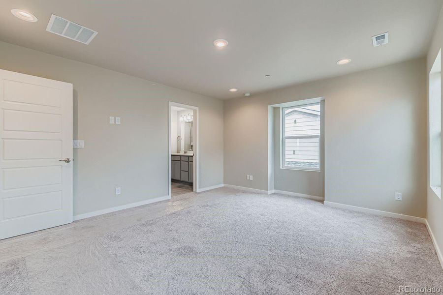 Spacious, unfurnished interior of a new home in Buffalo Highlands – Commerce City, Commerce City (Image 18). Spacious, unfurnished interior of a new home in Buffalo Highlands – Commerce City, Commerce City (Image 18).