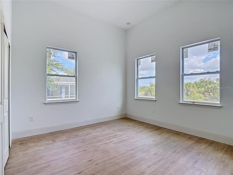 Spacious, unfurnished interior of a new home in , Port Charlotte (Image 27).