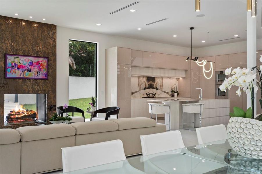 Furnished interior view inside a new home in , Windermere (Image 50).