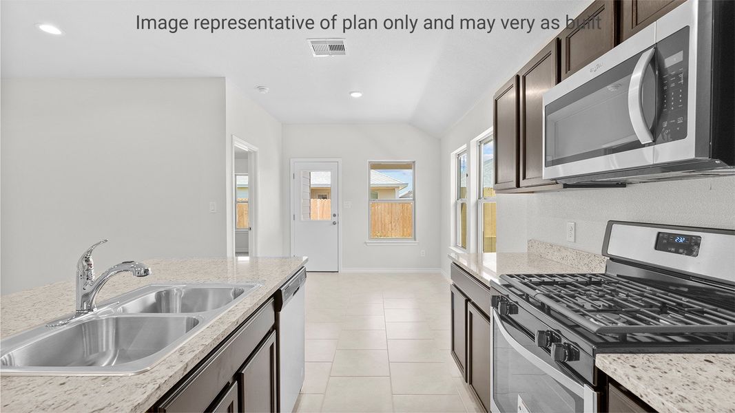 Furnished interior view inside a new home in Saratoga Crossing, Corpus Christi (Image 7).