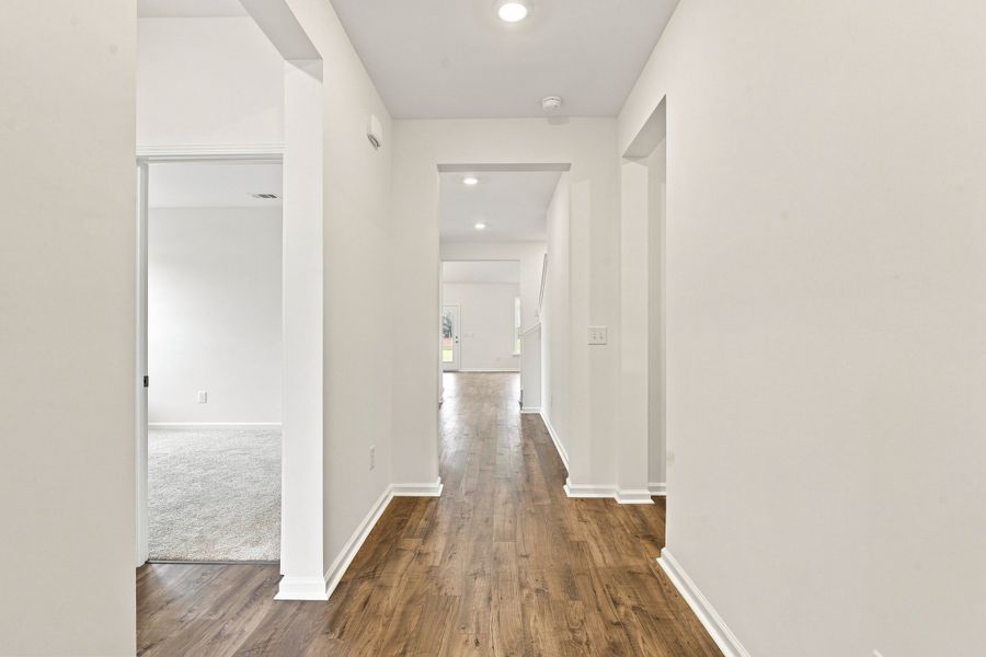 Spacious, unfurnished interior of a new home in Somerset, Myrtle Beach (Image 23).