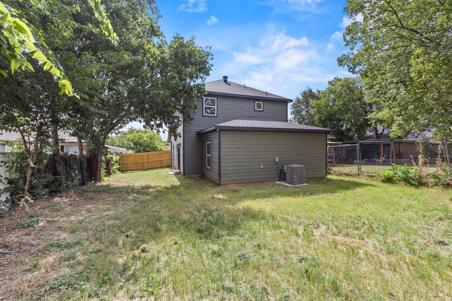 Exterior details and patio area of a home in , Fort Worth (Image 3). Exterior details and patio area of a home in , Fort Worth (Image 3).