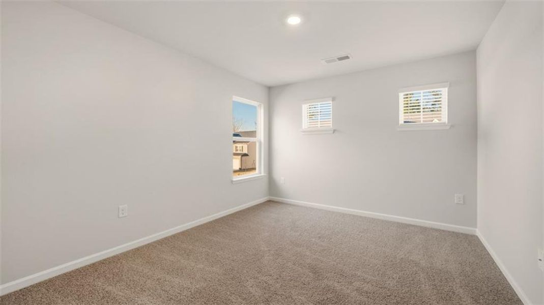 Spacious, unfurnished interior of a new home in Water Oak Estates, Lawrenceville (Image 33).
