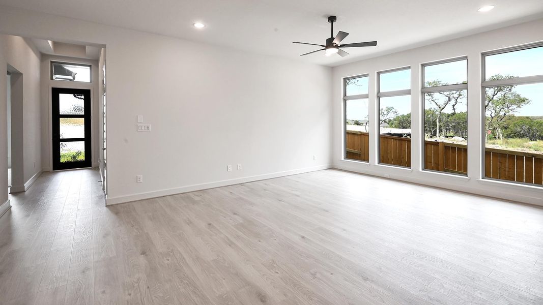 Spacious, unfurnished interior of a new home in 6 Creeks 45', Kyle (Image 20). Spacious, unfurnished interior of a new home in 6 Creeks 45', Kyle (Image 20).