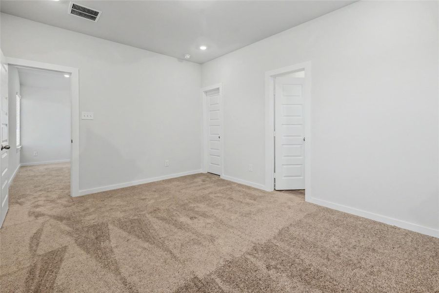 Spacious, unfurnished interior of a new home in Glendale Lakes, Arcola (Image 33). Spacious, unfurnished interior of a new home in Glendale Lakes, Arcola (Image 33).