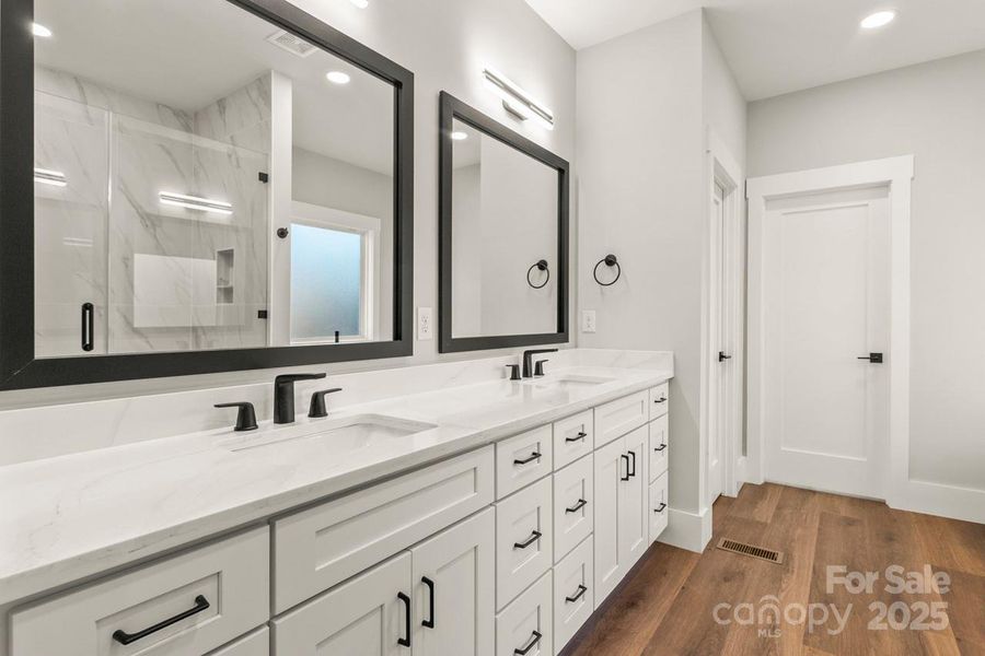 Furnished interior view inside a new home in , Lincolnton (Image 7).