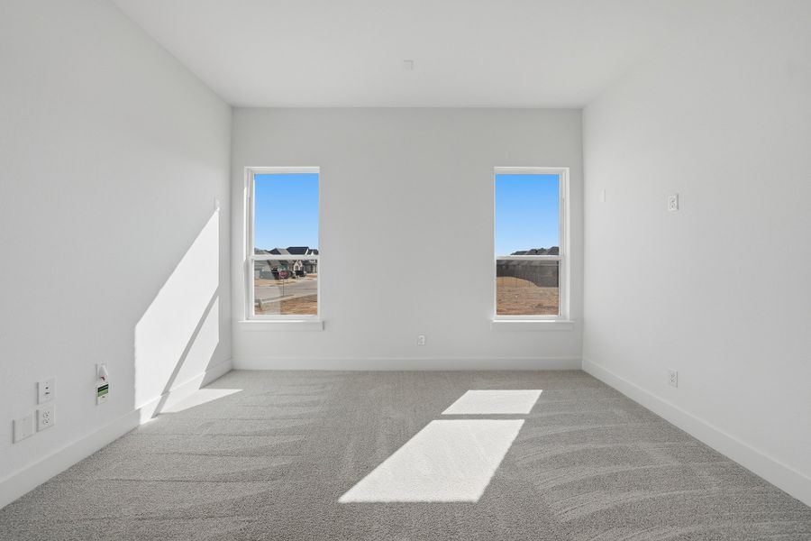 Spacious, unfurnished interior of a new home in Tavolo Park, Fort Worth (Image 22).