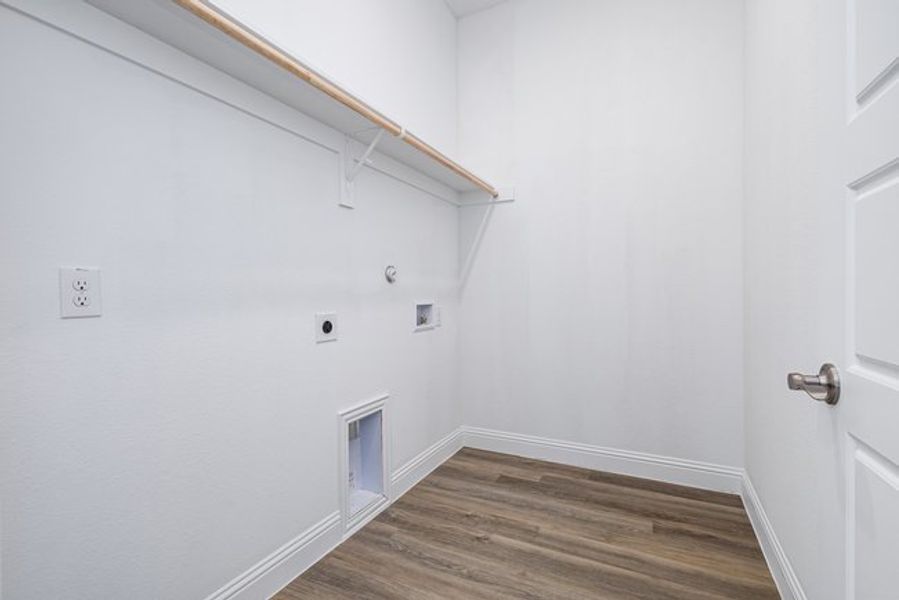 Representative unfurnished interior of a home built from the The Elm by Sumeer Homes in Stone Henge II, Sanger (Image 27). Representative unfurnished interior of a home built from the The Elm by Sumeer Homes in Stone Henge II, Sanger (Image 27).