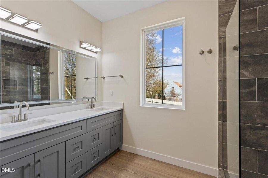 MAIN BATHROOM