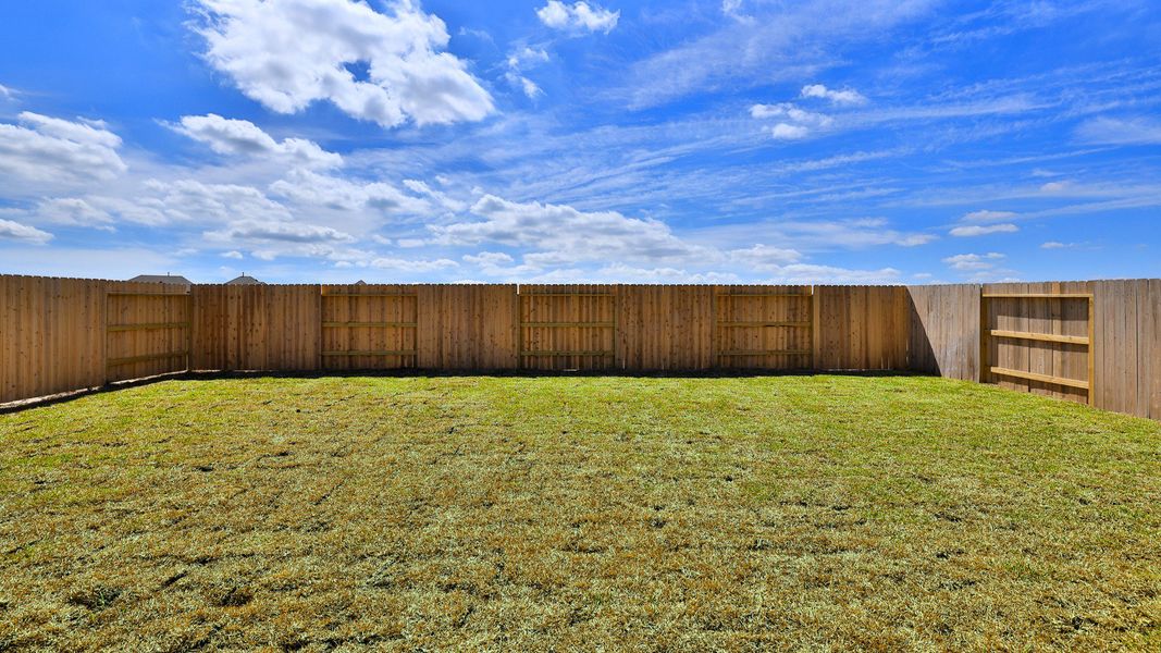 Exterior details and patio area of a home in River Ranch, Dayton (Image 21).