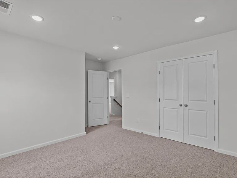 Spacious, unfurnished interior of a new home in Portrait Hills, Aiken (Image 16).