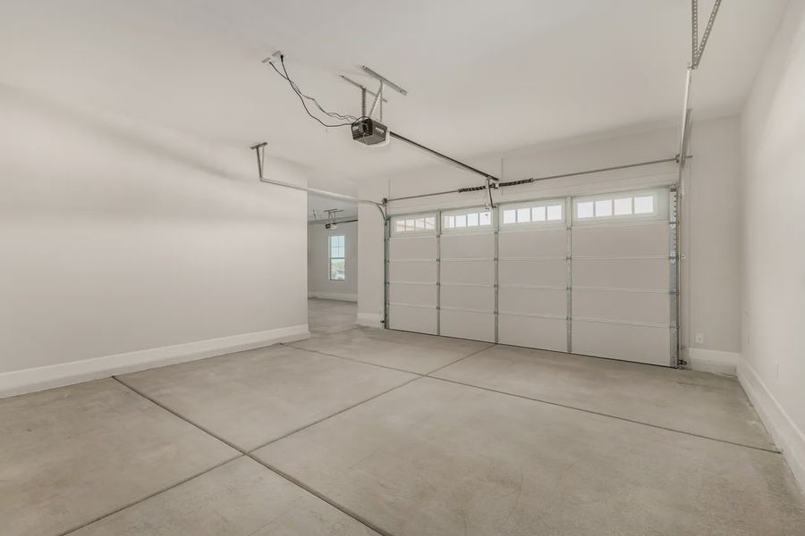 Spacious, unfurnished interior of a new home in Bellero Estates, Queen Creek (Image 32). Spacious, unfurnished interior of a new home in Bellero Estates, Queen Creek (Image 32).