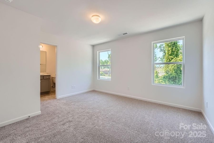 Spacious, unfurnished interior of a new home in Dukes Ridge, Charlotte (Image 21).