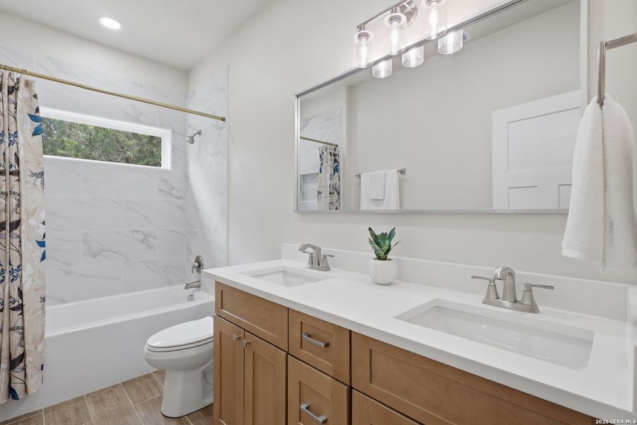 Furnished interior view inside a new home in , Bandera (Image 8).