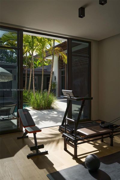 Community amenities in , Pinecrest (Image 37).