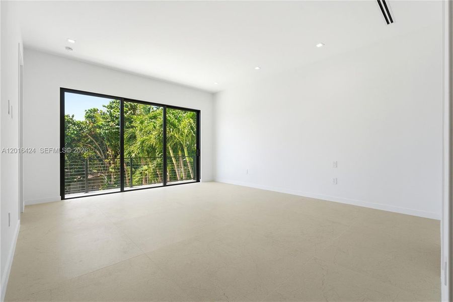 Spacious, unfurnished interior of a new home in , North Miami (Image 20).