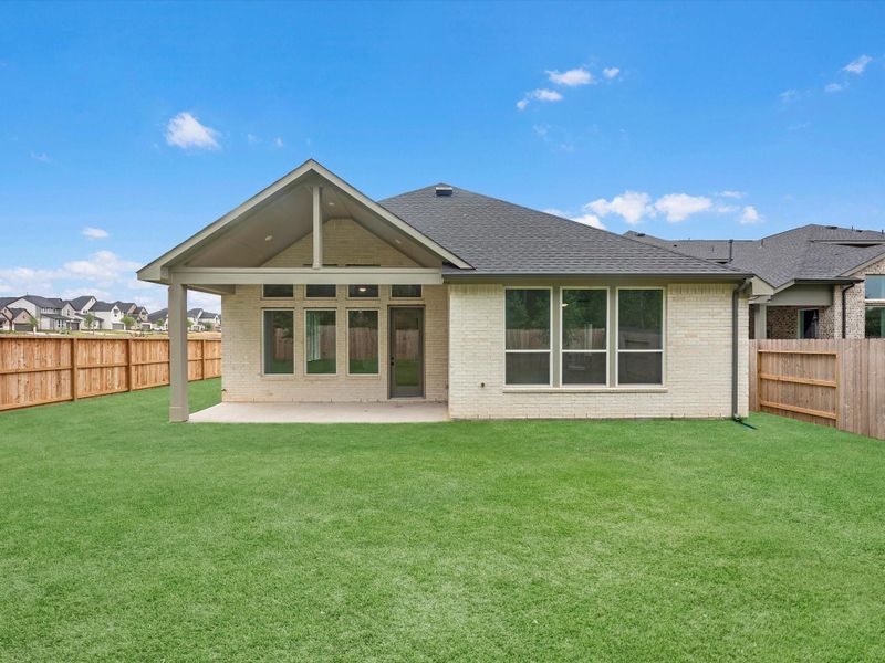 Exterior details and patio area of a home in Clopton Farms, Montgomery (Image 3).