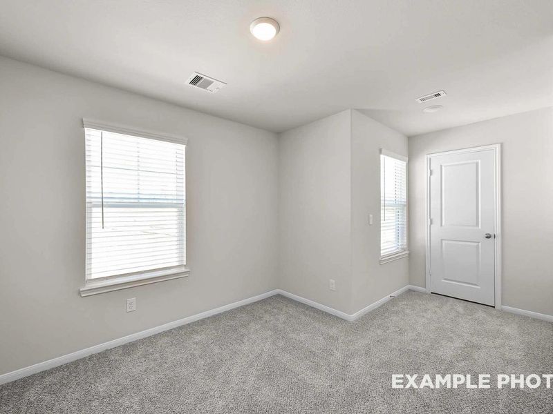 Spacious, unfurnished interior of a new home in Caney Creek Place, Conroe (Image 24).