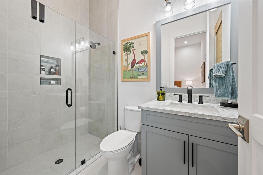 Guest Bath 1
