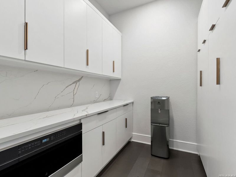 Furnished interior view inside a new home in , Canyon Lake (Image 7).