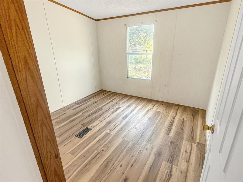 Spacious, unfurnished interior of a new home in , Eastland (Image 8).