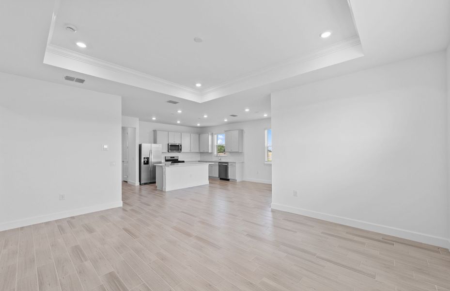 Spacious, unfurnished interior of a new home in Reagan Landing, Bradenton (Image 22).