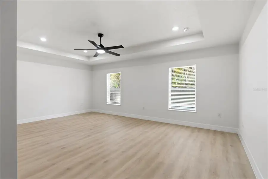 Spacious, unfurnished interior of a new home in , Weeki Wachee (Image 40).