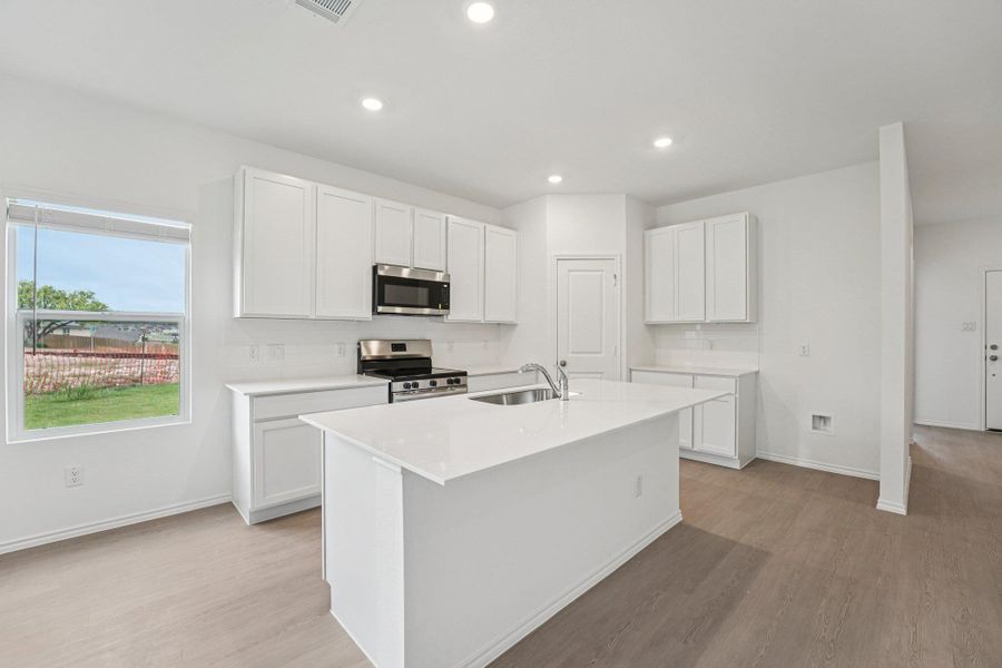 Furnished interior view inside a new home in Clayton Ranch, Copperas Cove (Image 9).
