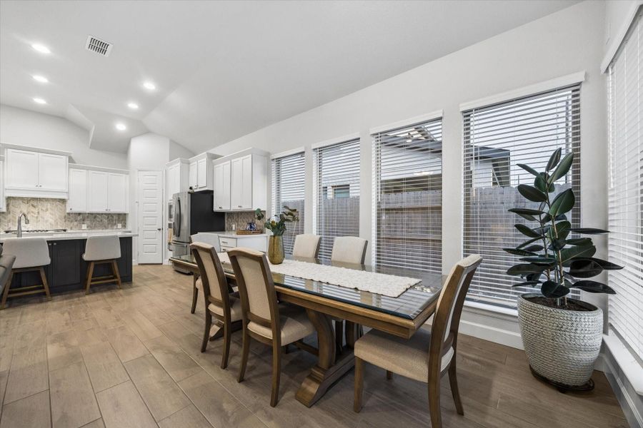 Furnished interior view inside a new home in Sienna, Missouri City (Image 13).