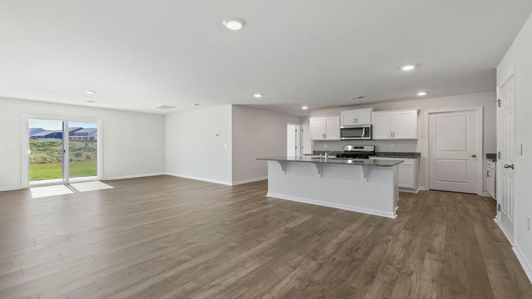 Spacious, unfurnished interior of a new home in Cedar Gap, Fountain Inn (Image 14).