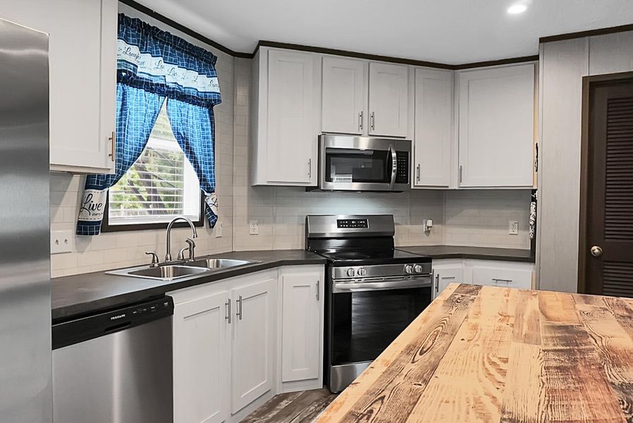 Furnished interior view inside a new home in , Bonneau (Image 45).