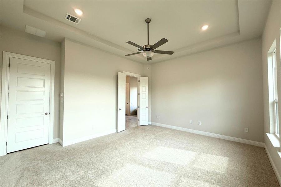 Spacious, unfurnished interior of a new home in Eagle’s Estates, Burleson (Image 25).