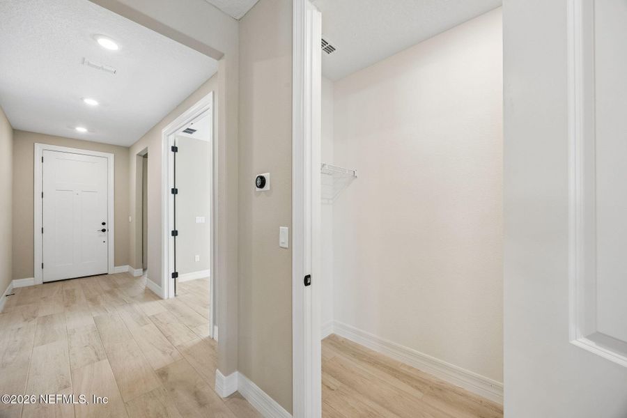 Spacious, unfurnished interior of a new home in , Yulee (Image 22).