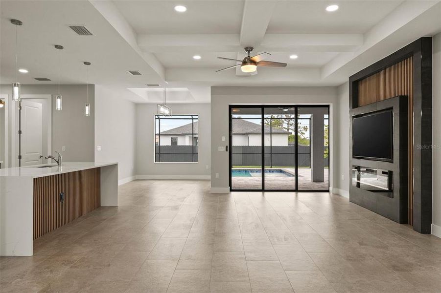Spacious, unfurnished interior of a new home in , Cape Coral (Image 41).