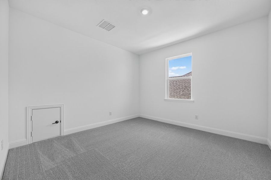 Spacious, unfurnished interior of a new home in The Ridge at Northlake, Northlake (Image 20).