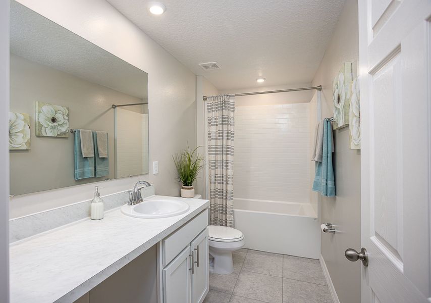 Furnished interior view inside a new home in Cape Coral, Cape Coral (Image 25).