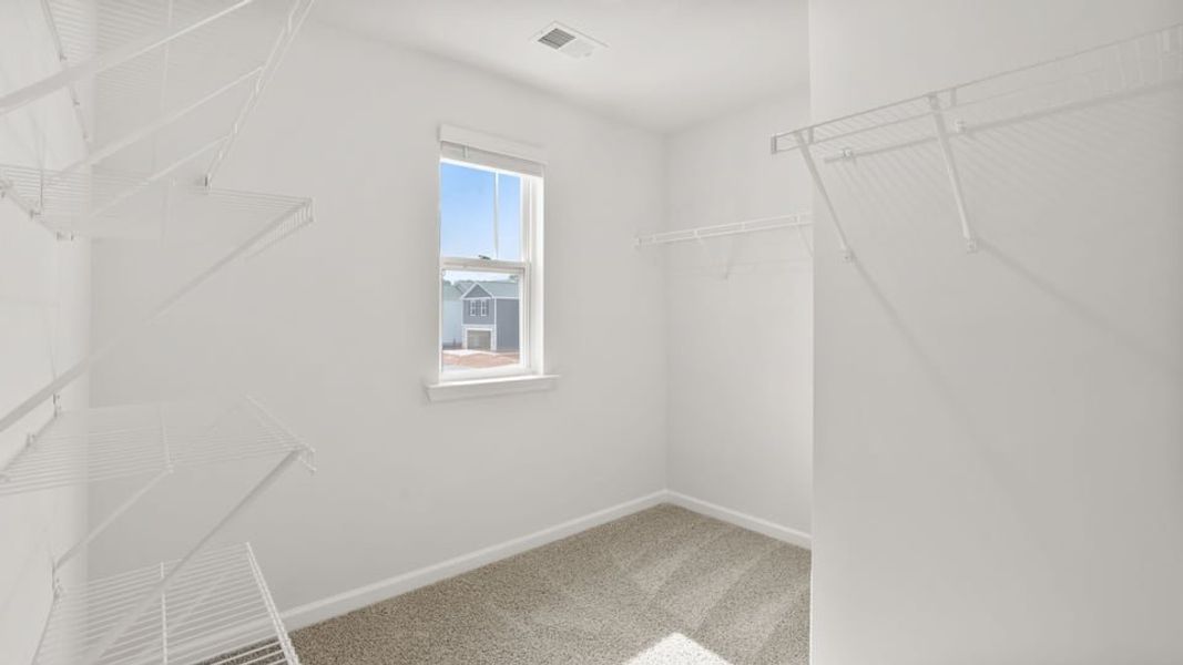 Spacious, unfurnished interior of a new home in Seneca Falls, Seneca (Image 35).