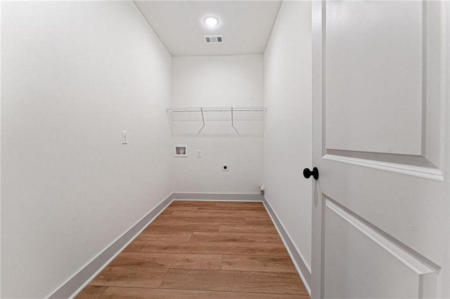 Spacious, unfurnished interior of a new home in , Jefferson (Image 31).