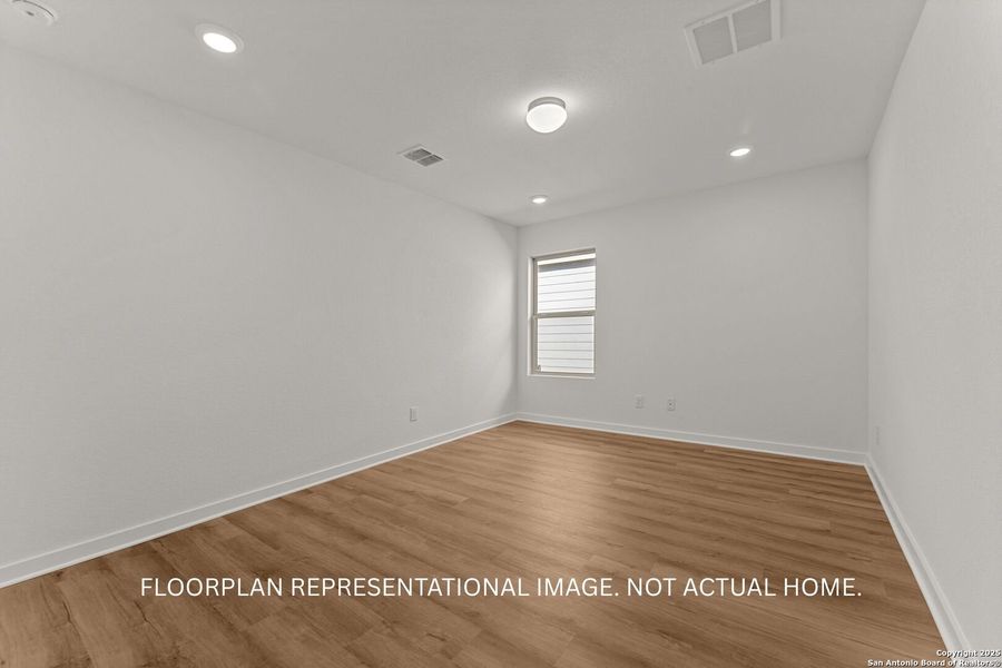 Spacious, unfurnished interior of a new home in Chaparral Ranch, Floresville (Image 16).